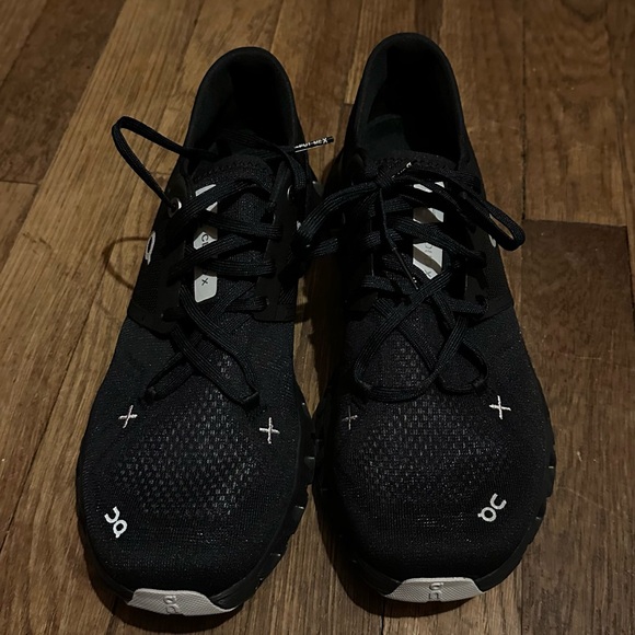 NWOT Black Womens Onclouds - Picture 3 of 5